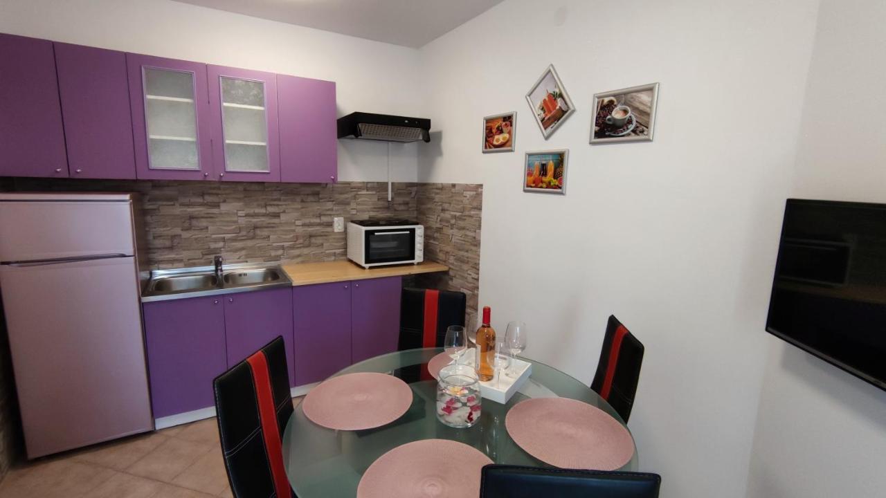 Apartments Marla Porec Bagian luar foto