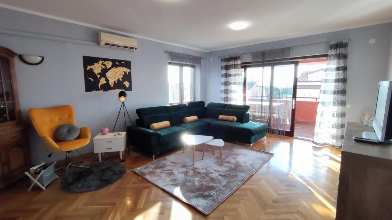 Apartments Marla Porec Bagian luar foto