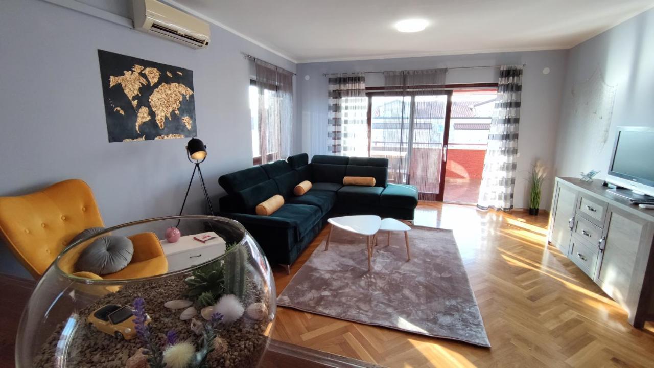 Apartments Marla Porec Bagian luar foto