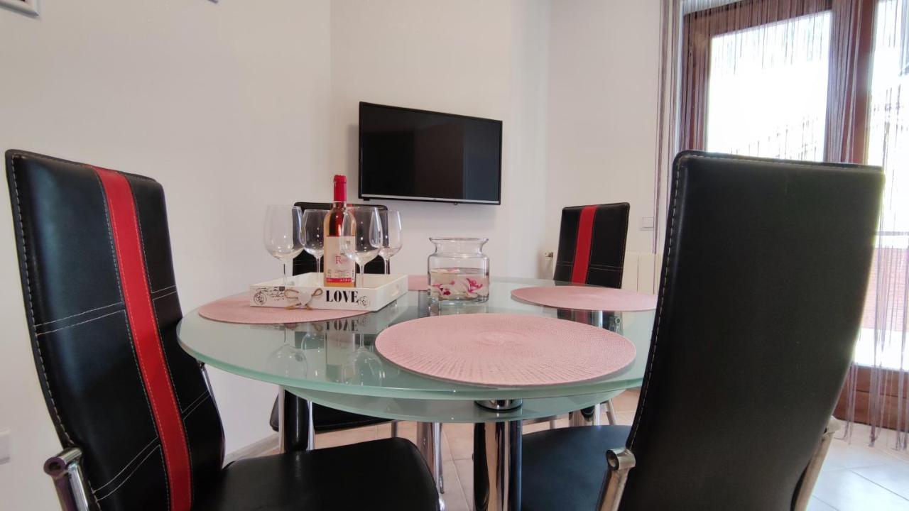 Apartments Marla Porec Bagian luar foto
