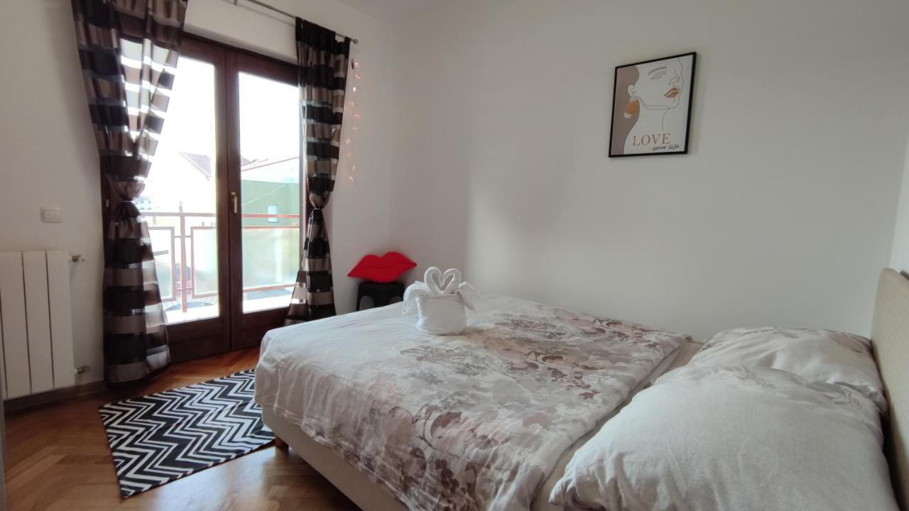 Apartments Marla Porec Bagian luar foto