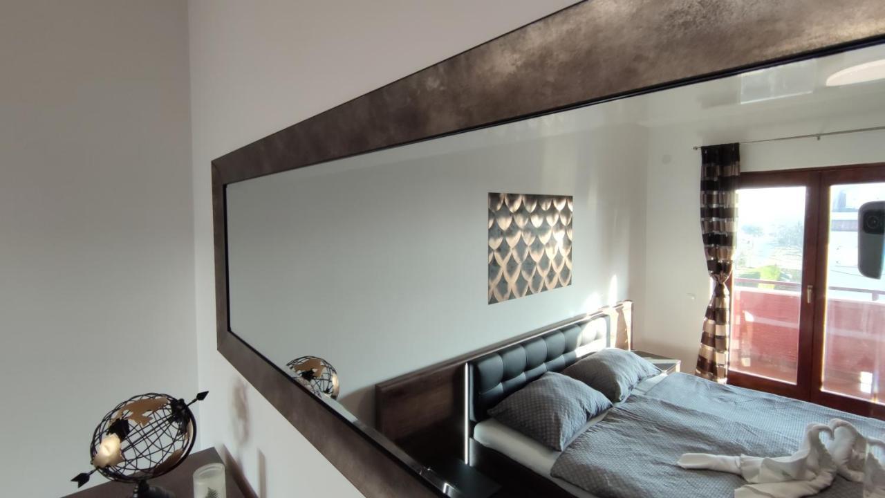 Apartments Marla Porec Bagian luar foto