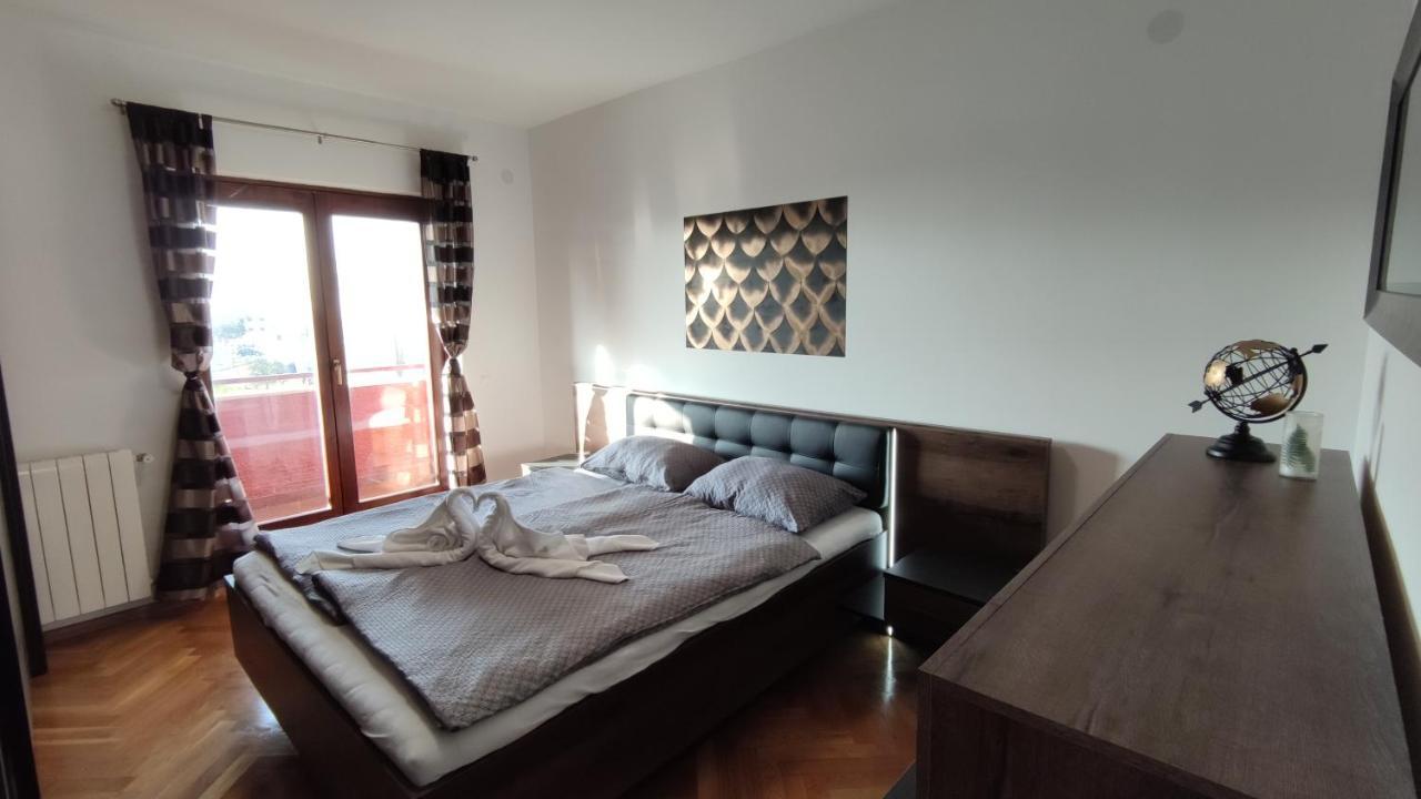 Apartments Marla Porec Bagian luar foto